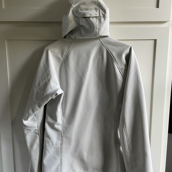 White Columbia Jacket - Size S - Picture 3 of 3